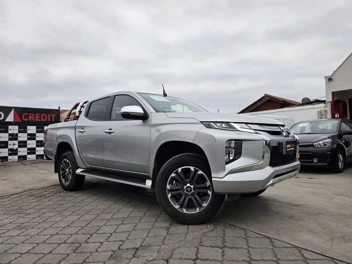 MITSUBISHI L200 DAKAR 4X4 - 2022 - Imagen 3