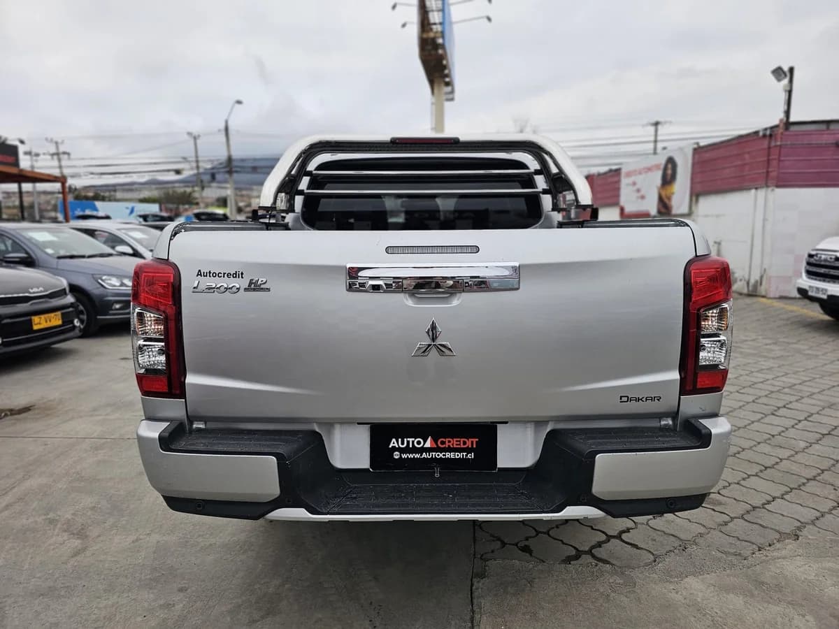 MITSUBISHI L200 DAKAR 4X4 - 2022 - Imagen 4