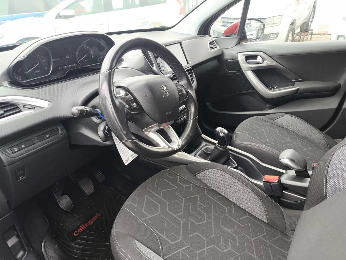PEUGEOT 2008 ACTIVE BLUE HDI - 2018 - Imagen 2