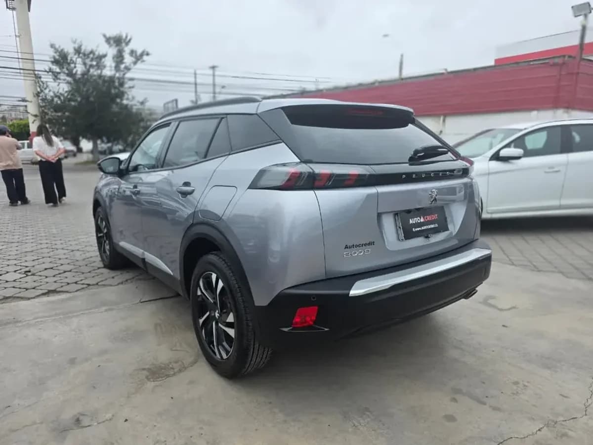 PEUGEOT 2008 BLUE HDI 130 - 2023 - Imagen 6