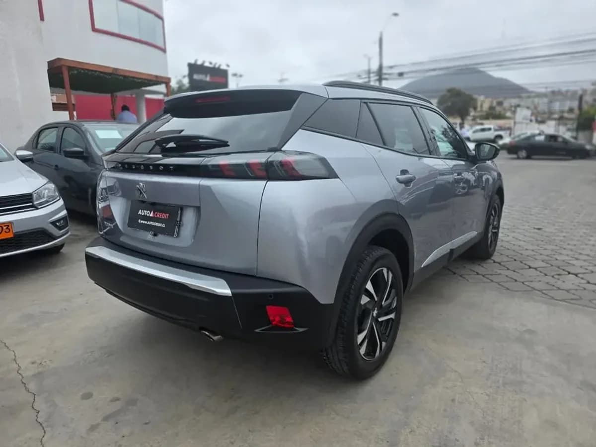 PEUGEOT 2008 BLUE HDI 130 - 2023 - Imagen 7