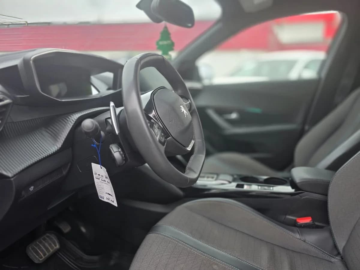 PEUGEOT 2008 BLUE HDI 130 - 2023 - Imagen 5