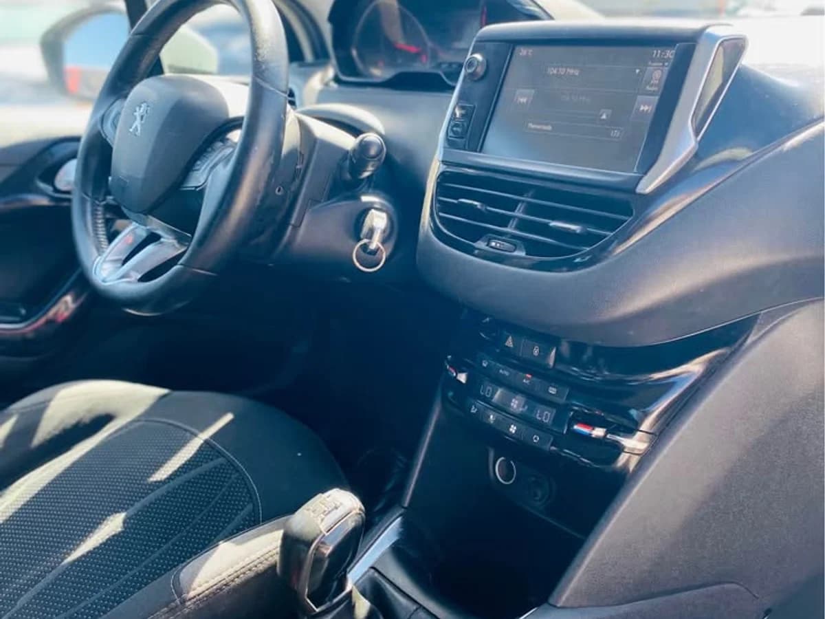 PEUGEOT 208 ACTIVE - 2015 - Imagen 8