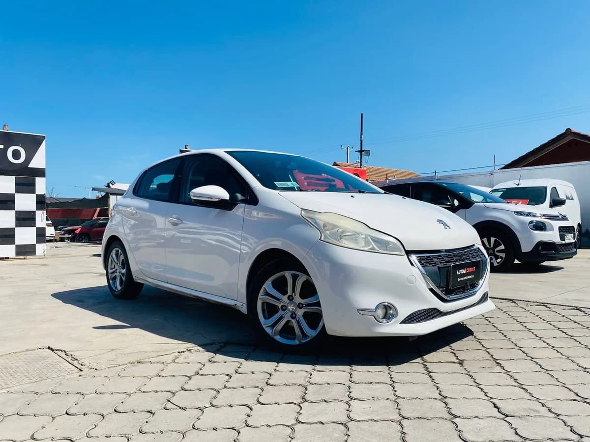 PEUGEOT 208 ACTIVE - 2015 - Imagen 2