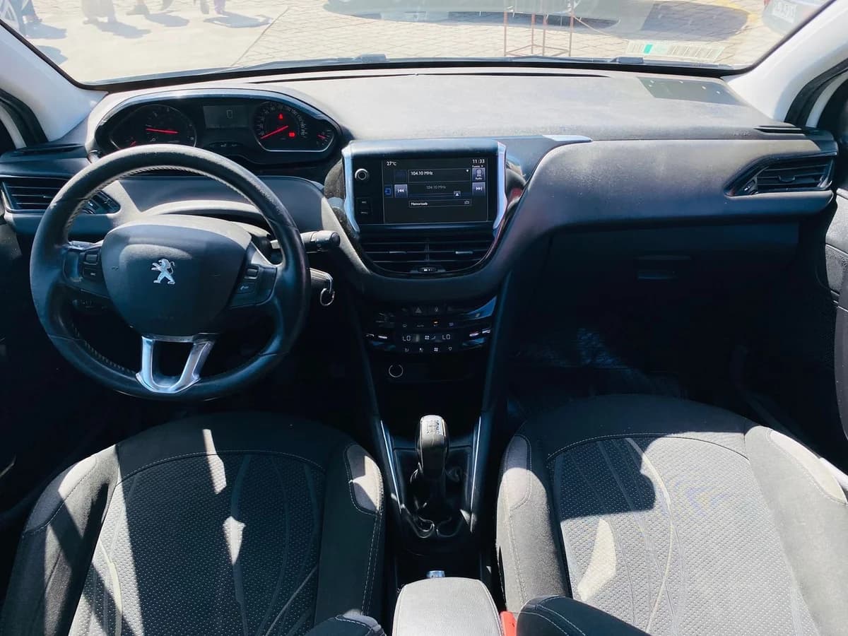 PEUGEOT 208 ACTIVE - 2015 - Imagen 5