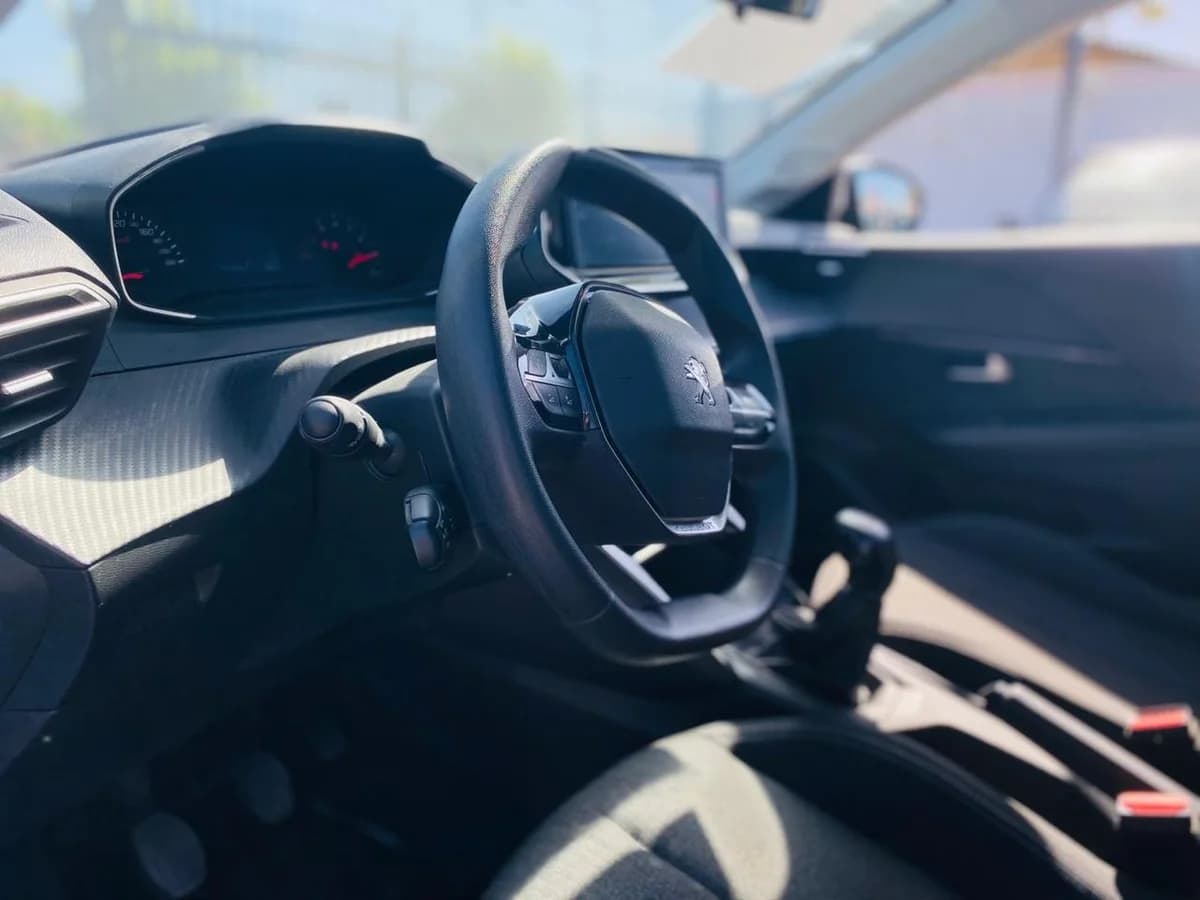 PEUGEOT 208 PURETECH 75 MT - 2023 - Imagen 2