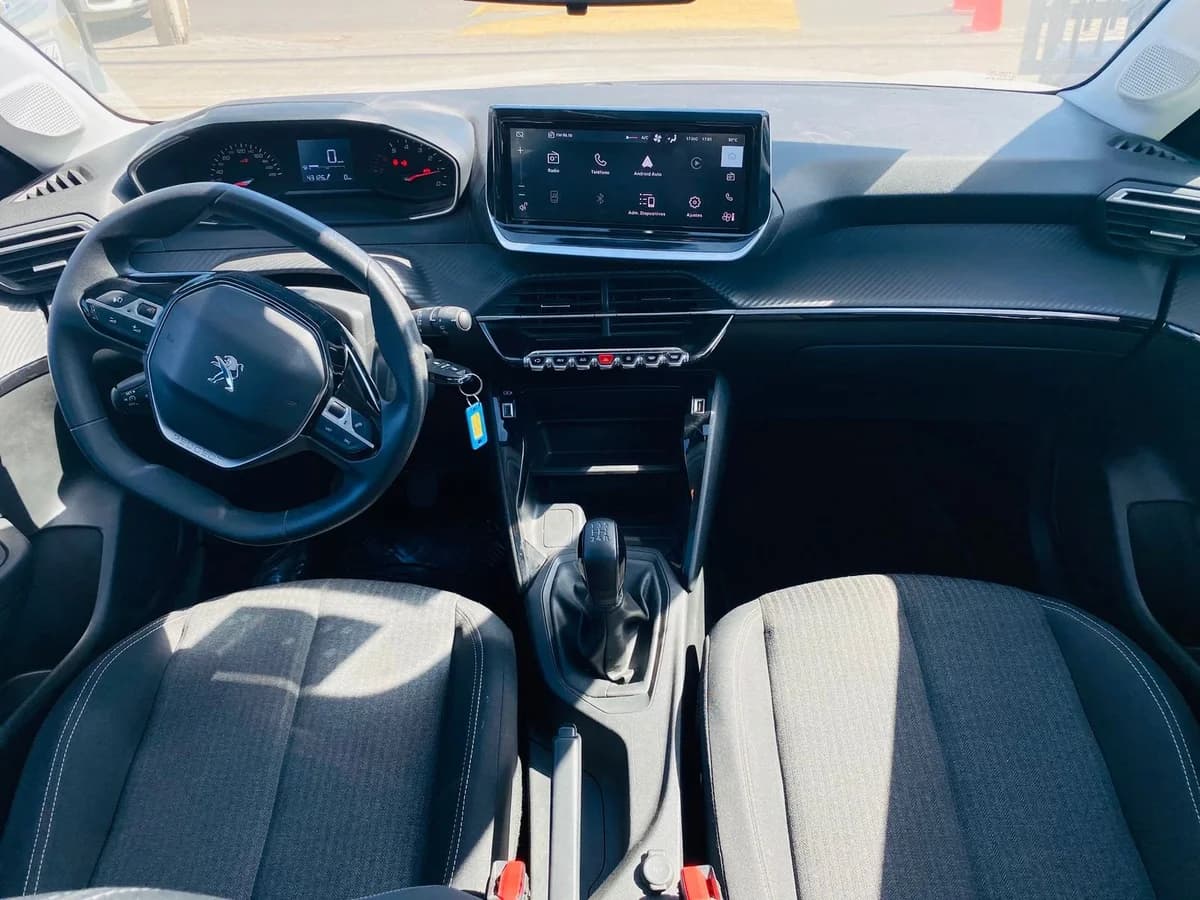 PEUGEOT 208 PURETECH 75 MT - 2023 - Imagen 4