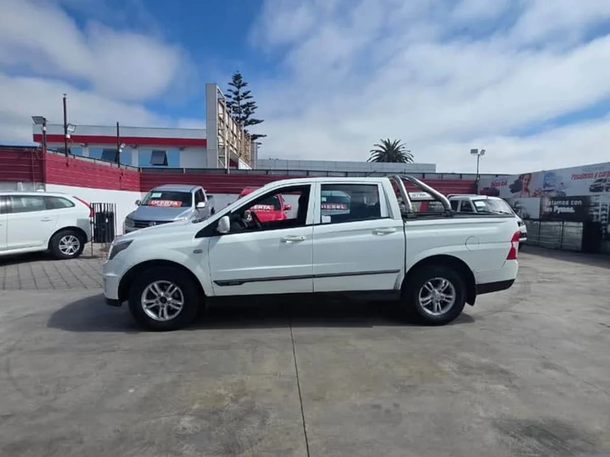 SSANGYONG ACTYON SPORT 2.0 Sport 4x2 2015 - Imagen 13