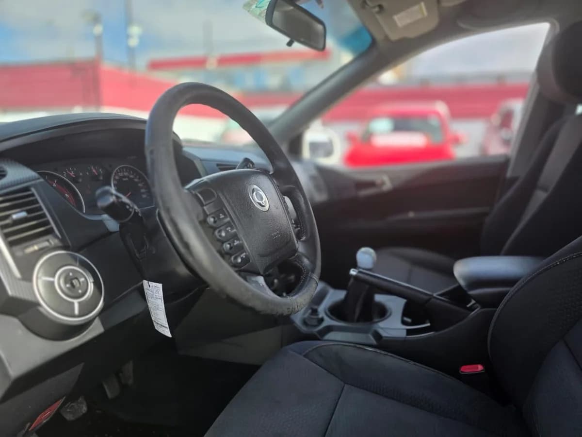 SSANGYONG ACTYON SPORT 2.0 Sport 4x2 2015 - Imagen 2