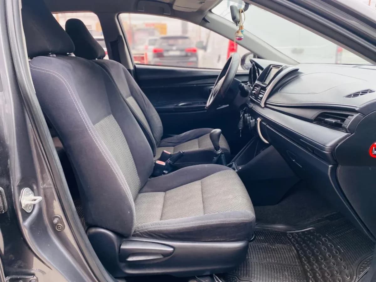 TOYOTA YARIS XLI - 2017 - Imagen 8