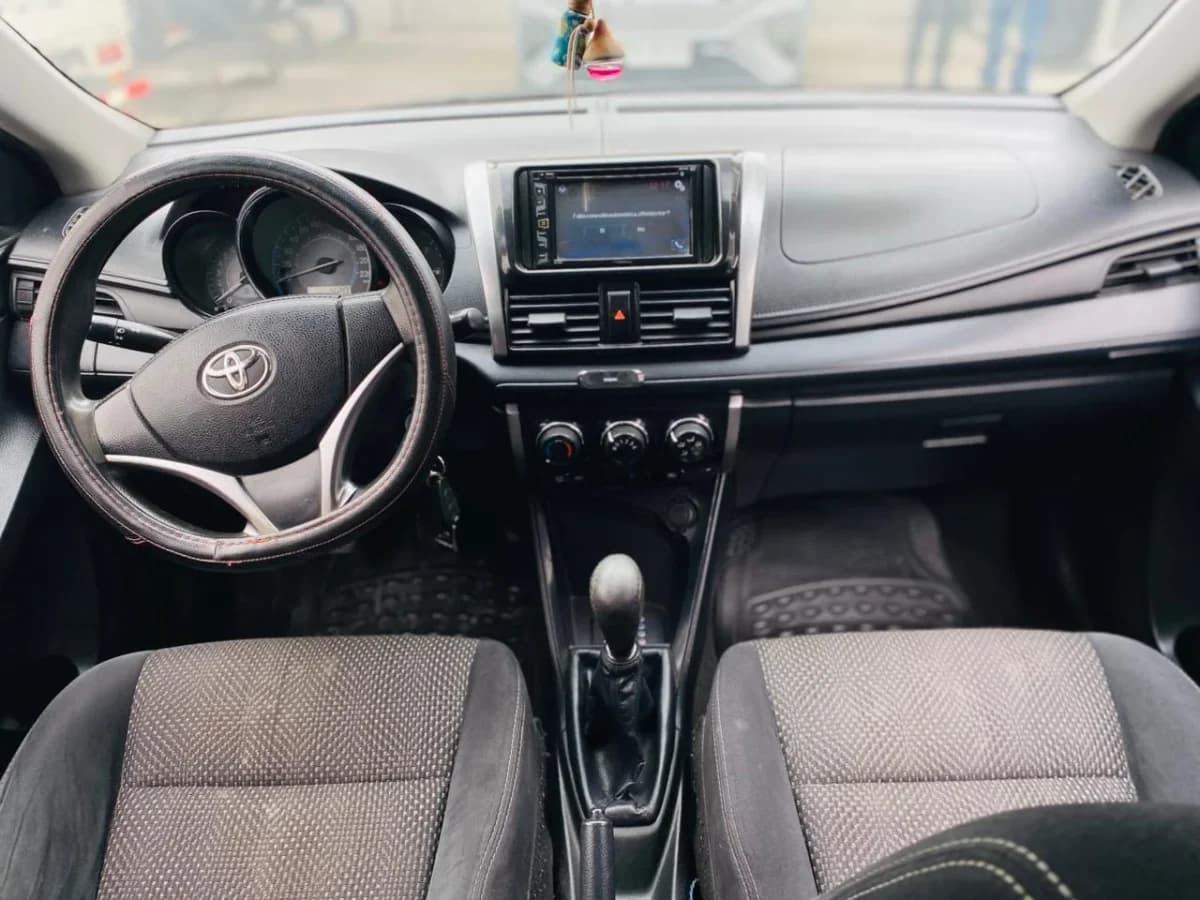 TOYOTA YARIS XLI - 2017 - Imagen 9