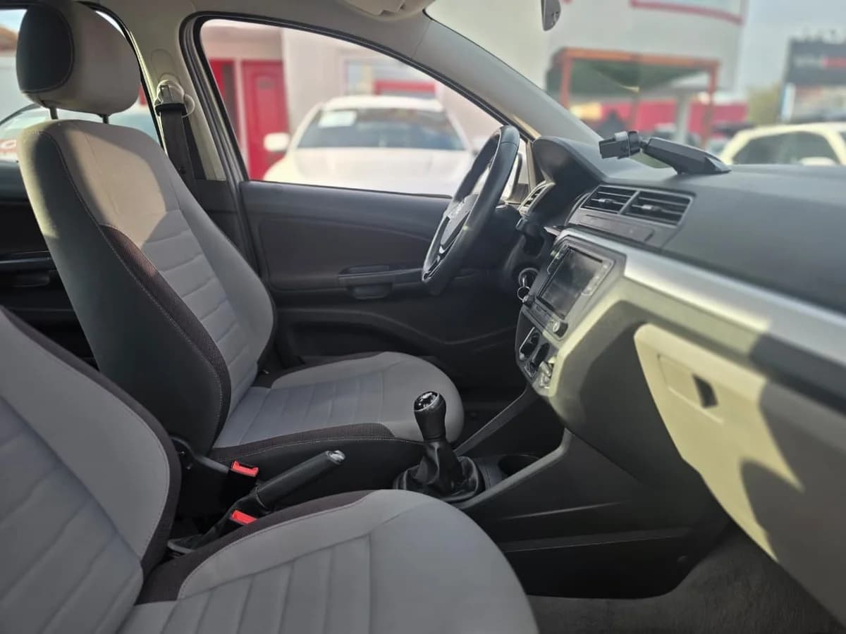 VOLKSWAGEN VOYAGE - 2022 - Imagen 2