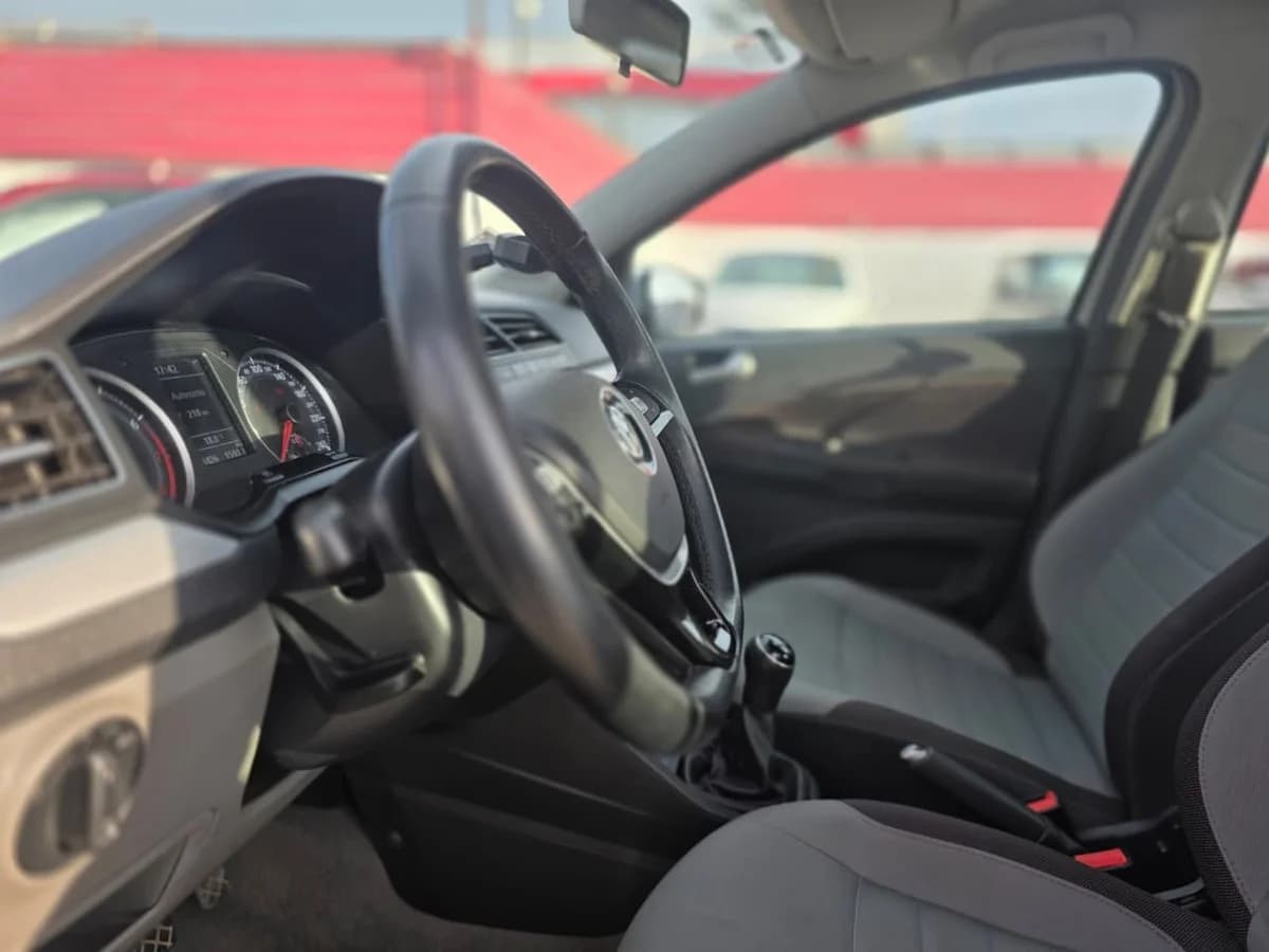 VOLKSWAGEN VOYAGE - 2022 - Imagen 4