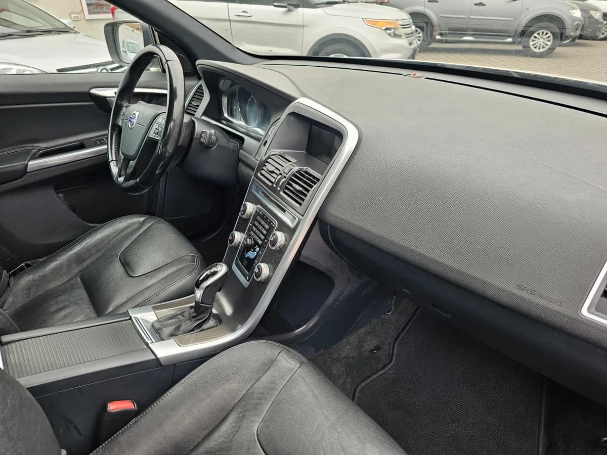 VOLVO XC60 T5 COMFORT - 2016 - Imagen 2