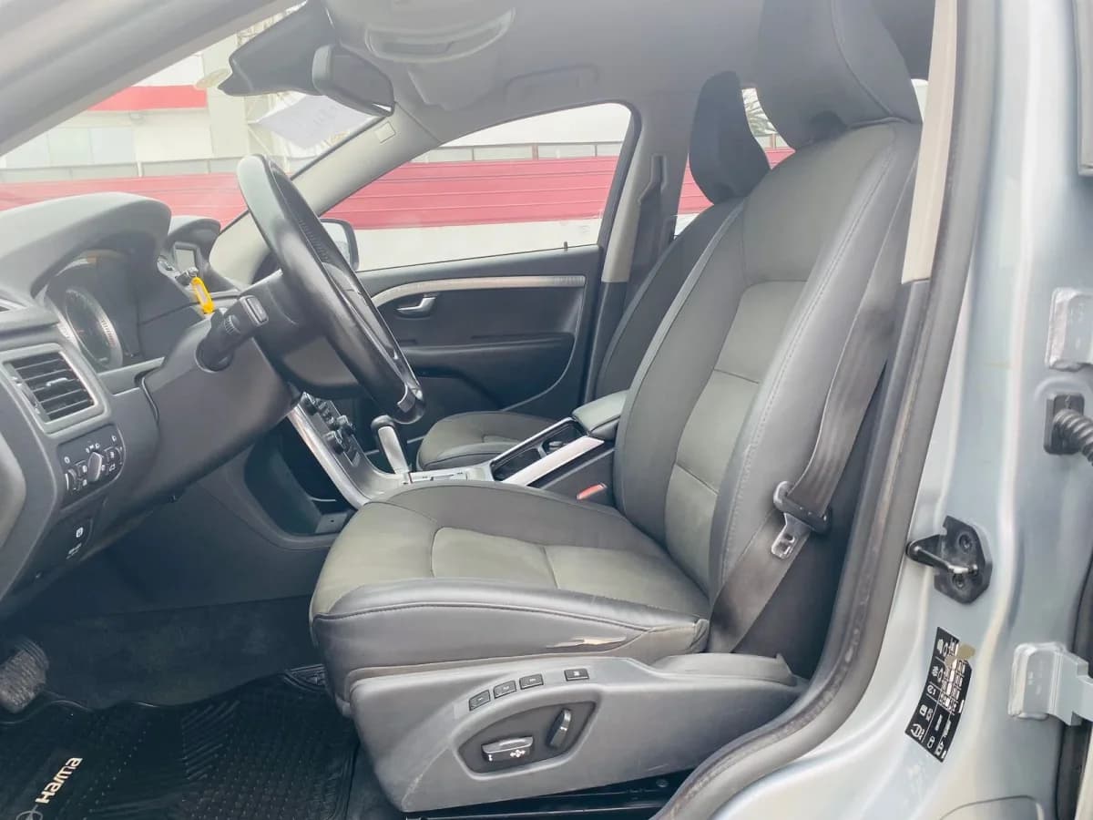 VOLVO XC70 D5 COMFORT - 2012 - Imagen 6