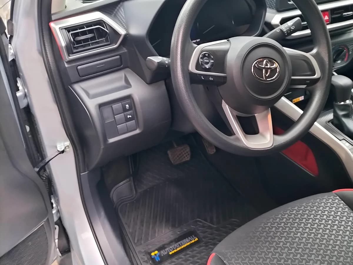 TOYOTA RAIZE CVT 1.2 AUT E 2025 - Imagen 9