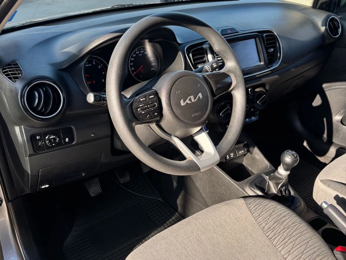 KIA SOLUTO 1.4 1.4 LX 4X2 MT 4P 2023 - Imagen 10