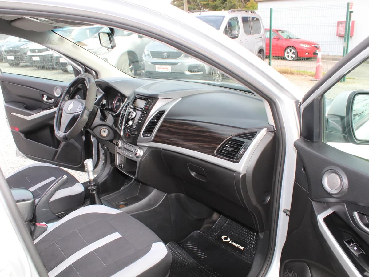 SSANGYONG KORANDO XDI 2.0 Diésel 2015 - Imagen 5