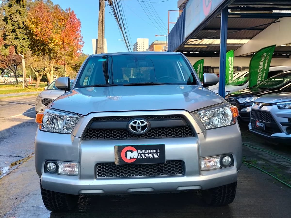 TOYOTA 4 RUNNER 4.0 AUT 1 2012 - Imagen 1