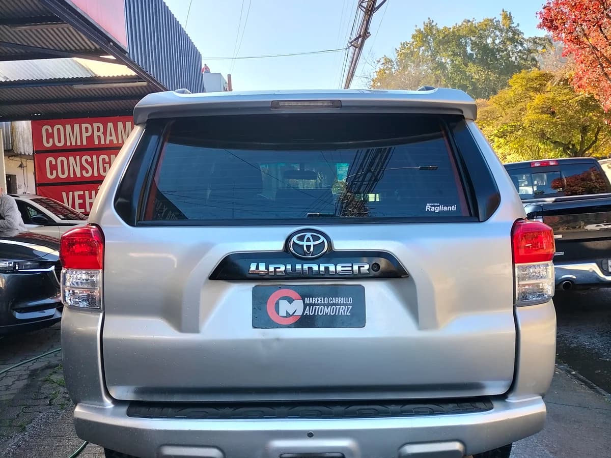 TOYOTA 4 RUNNER 4.0 AUT 1 2012 - Imagen 3