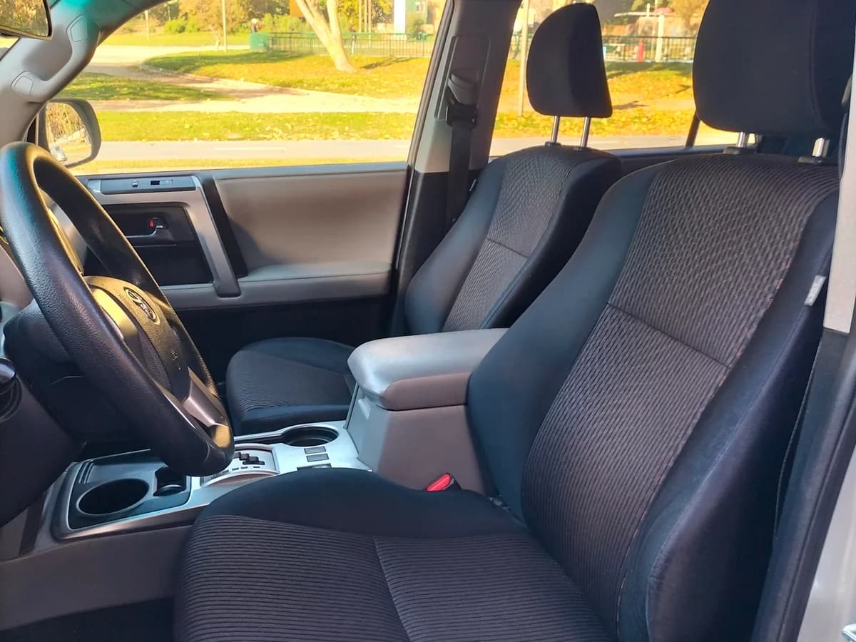 TOYOTA 4 RUNNER 4.0 AUT 1 2012 - Imagen 7