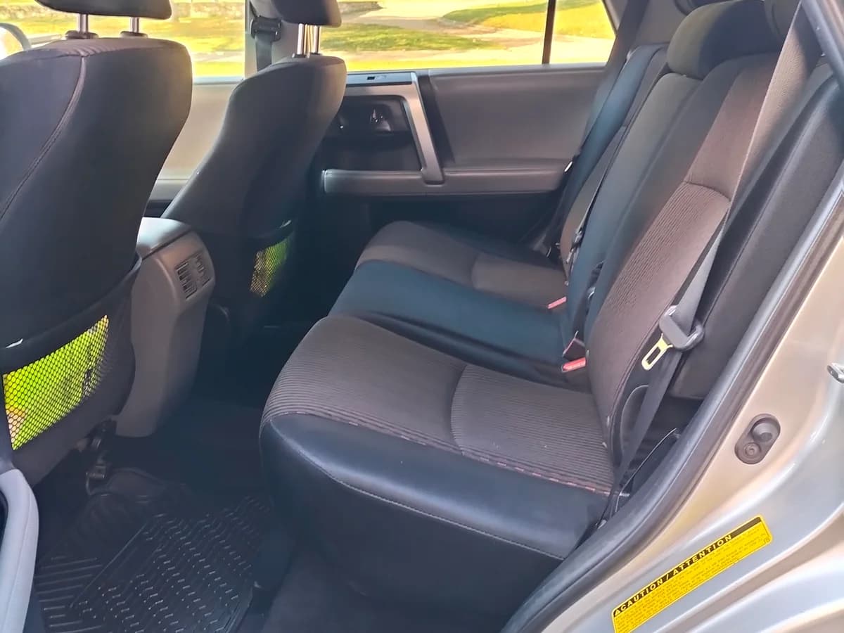 TOYOTA 4 RUNNER 4.0 AUT 1 2012 - Imagen 10