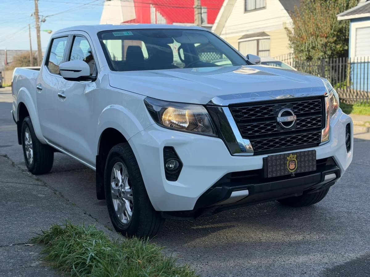 NISSAN NAVARA D CAB 2.3 4X2 MT 2024 - Imagen 1