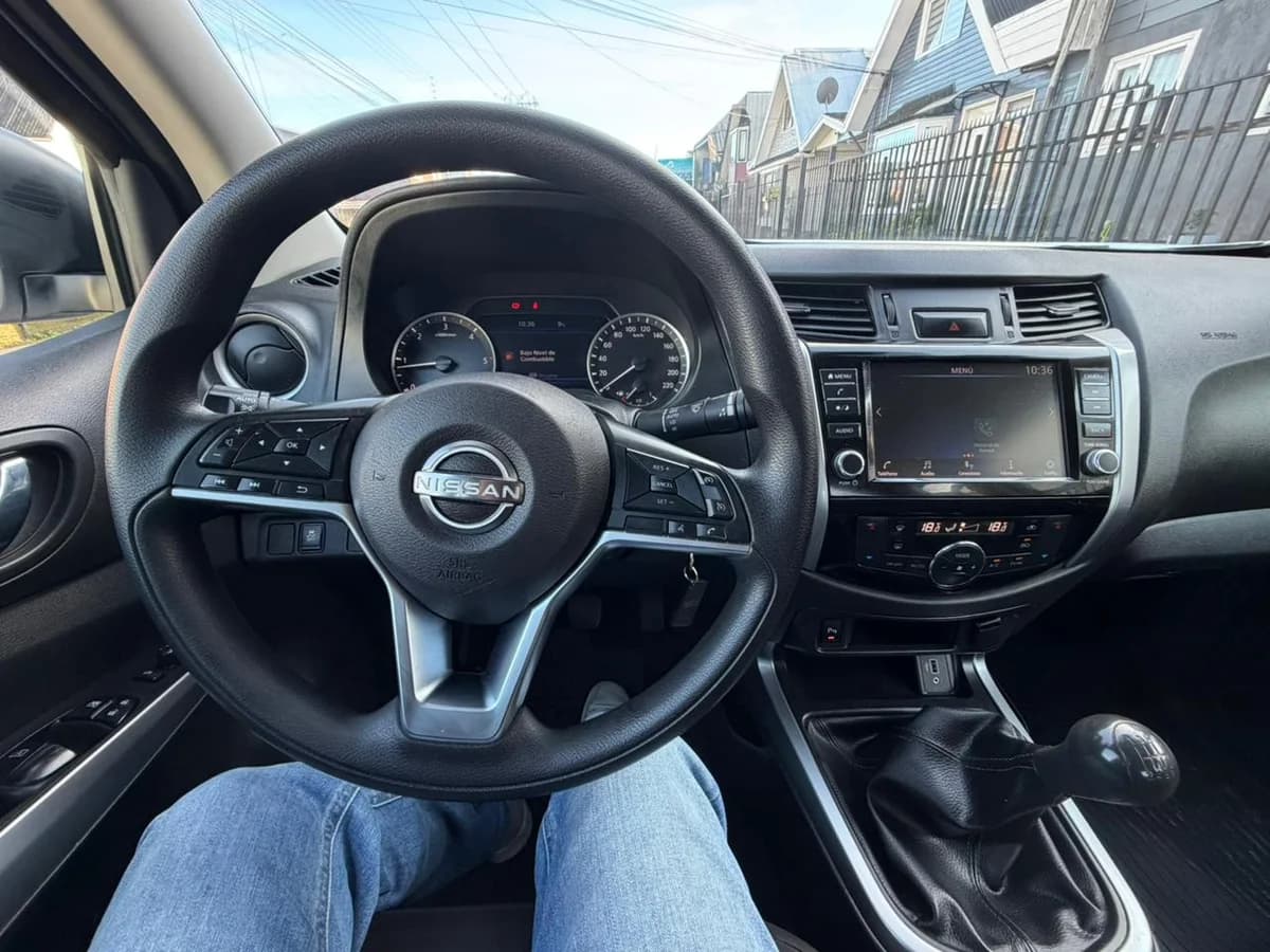 NISSAN NAVARA D CAB 2.3 4X2 MT 2024 - Imagen 13