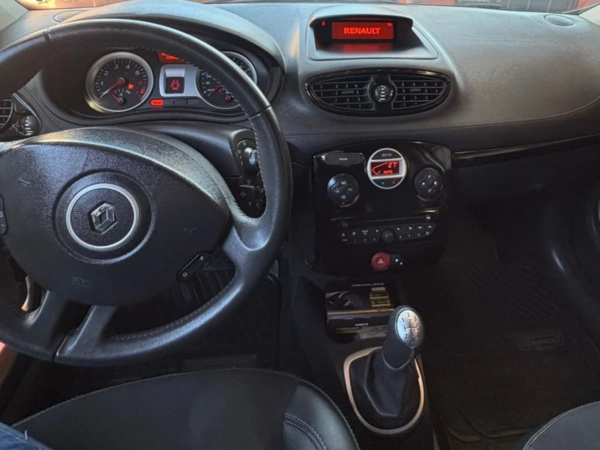 RENAULT CLIO 1.6 2013 - Imagen 5