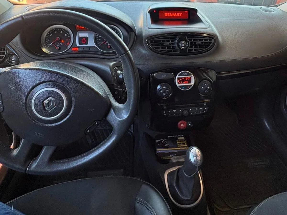 RENAULT CLIO 1.6 2013 - Imagen 6