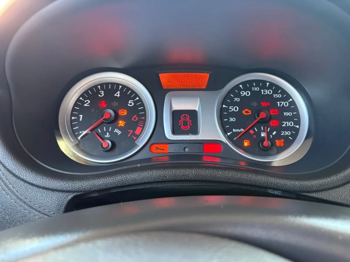 RENAULT CLIO 1.6 2013 - Imagen 7