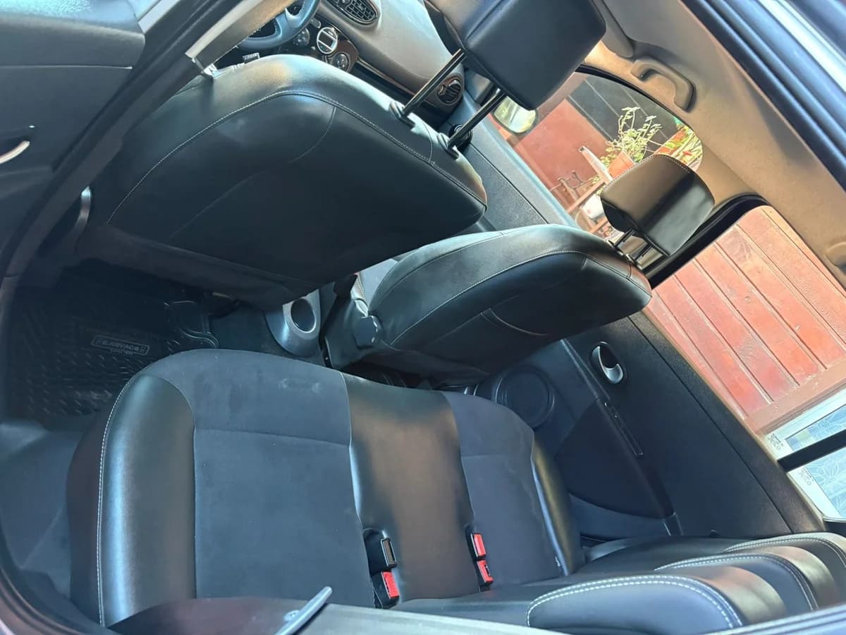 RENAULT CLIO 1.6 2013 - Imagen 9