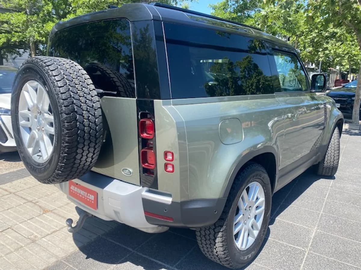 LAND ROVER DEFENDER 90 4x4 3.0 ID 2022 - Imagen 2