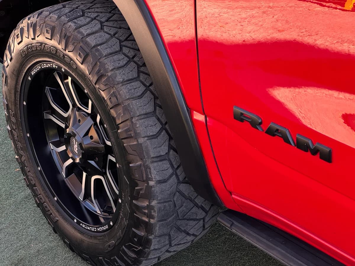 RAM 1500 REBEL CREW DCAB 4X4 5.7 AUT REBEL 2022 - Imagen 4