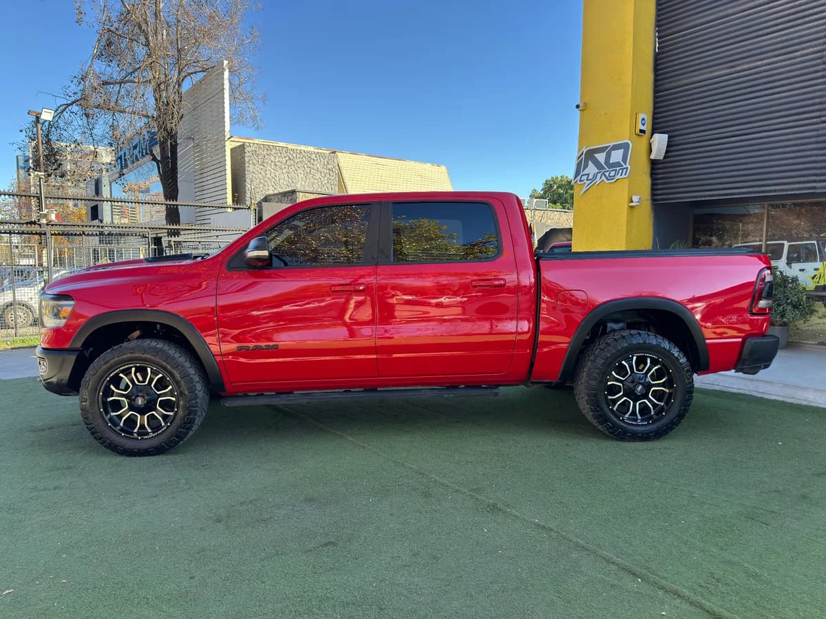 RAM 1500 REBEL CREW DCAB 4X4 5.7 AUT REBEL 2022 - Imagen 5