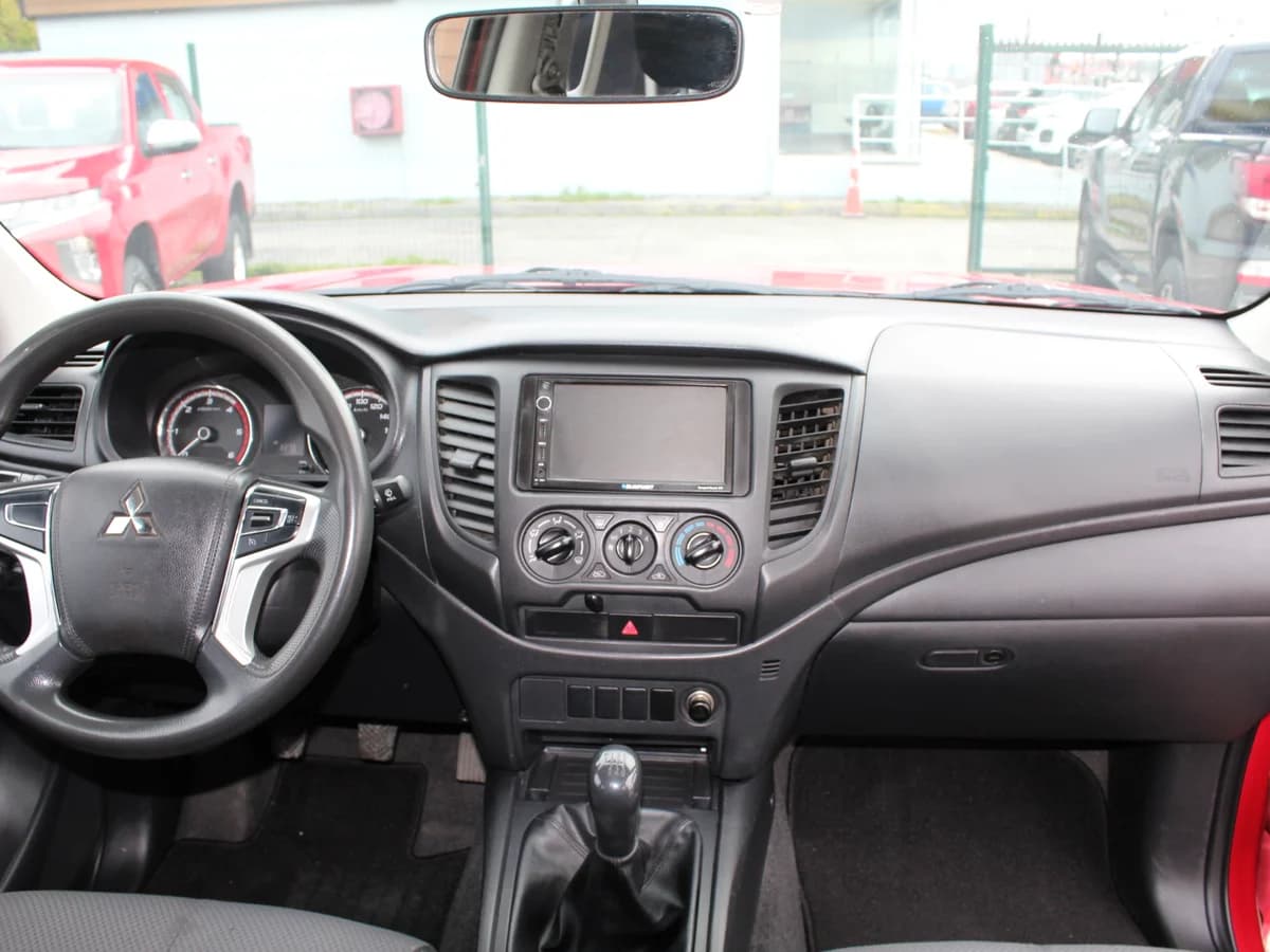 MITSUBISHI L200 KATANA CR 2.5 CR 2023 - Imagen 7
