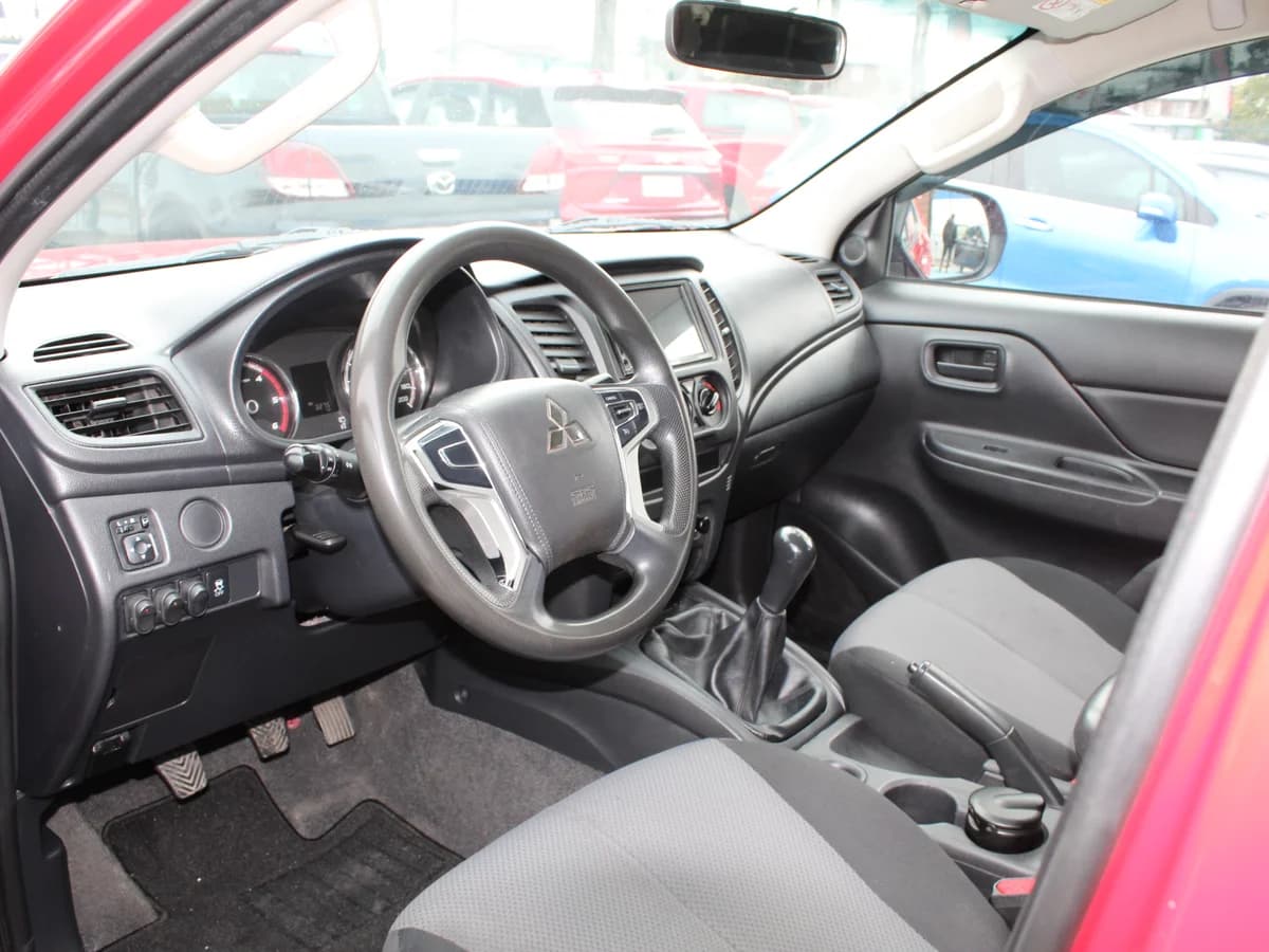 MITSUBISHI L200 KATANA CR 2.5 CR 2023 - Imagen 10