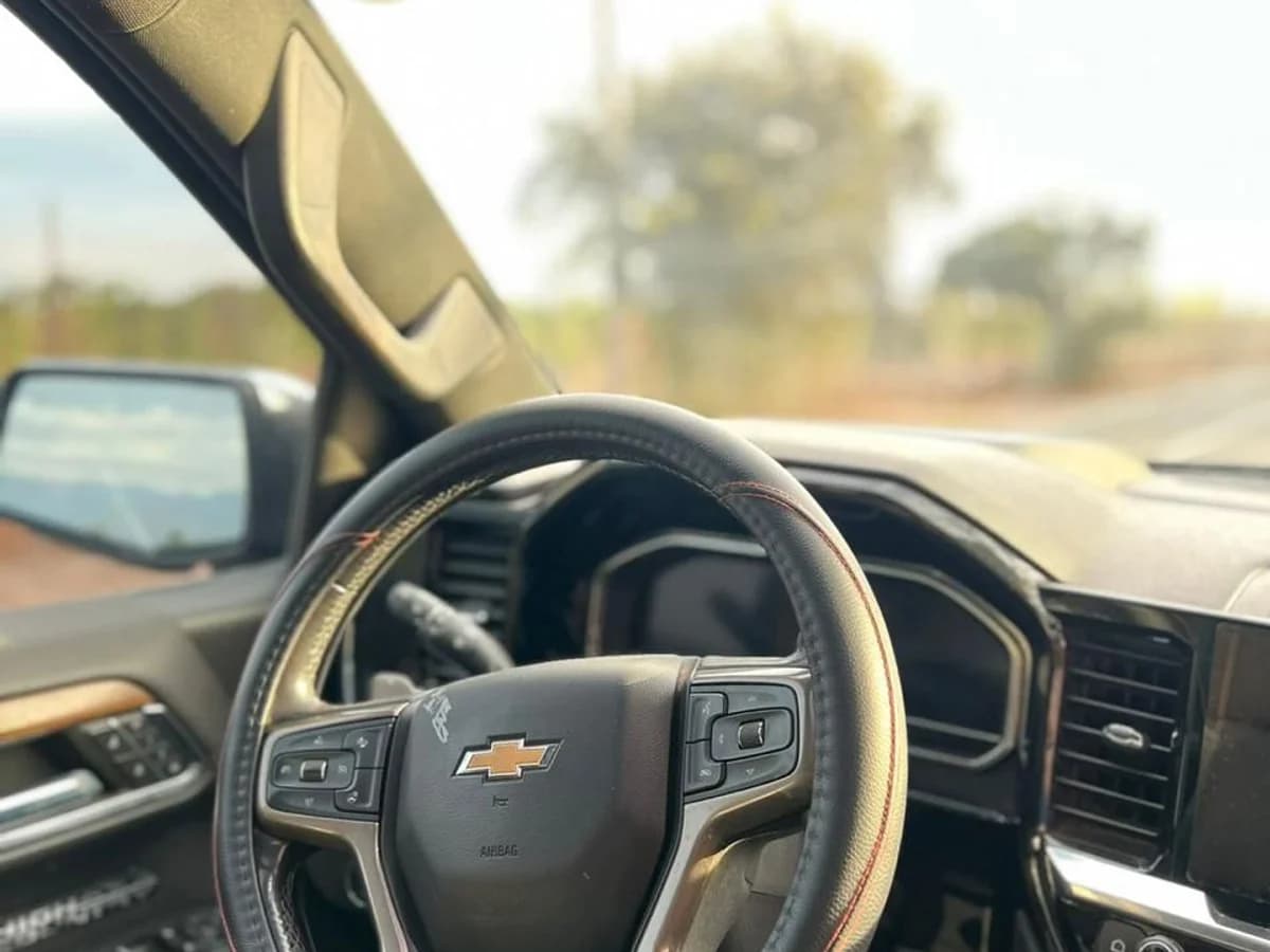 CHEVROLET SILVERADO 4X4 3.0L AUT HIGH COUNTRY DIESEL 2023 - Imagen 4