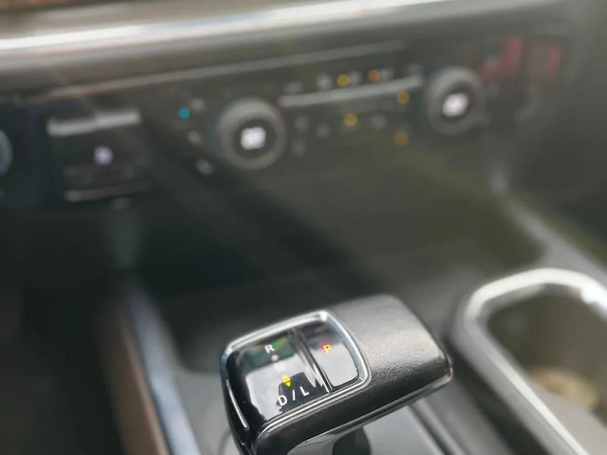 CHEVROLET SILVERADO 4X4 3.0L AUT HIGH COUNTRY DIESEL 2023 - Imagen 2