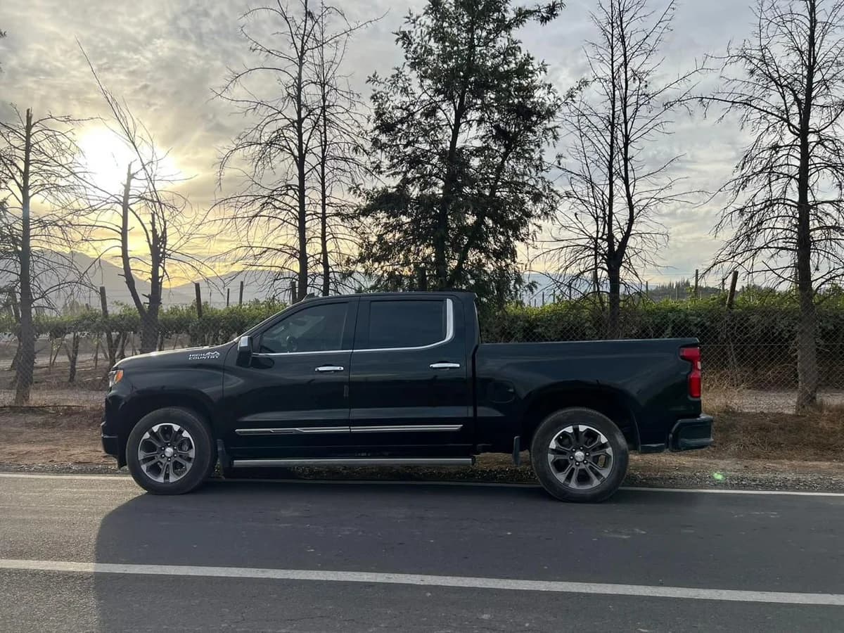 CHEVROLET SILVERADO 4X4 3.0L AUT HIGH COUNTRY DIESEL 2023 - Imagen 9