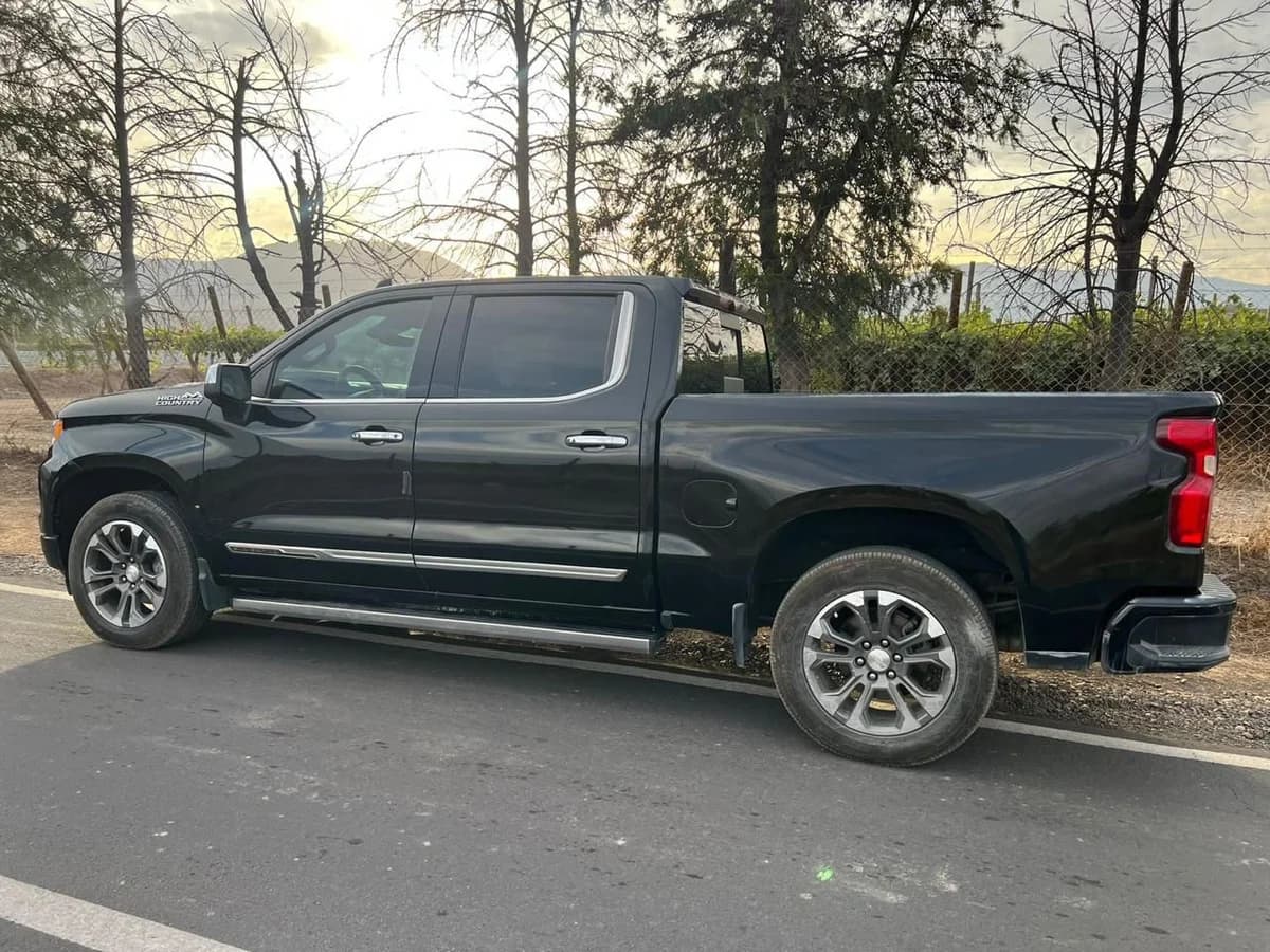 CHEVROLET SILVERADO 4X4 3.0L AUT HIGH COUNTRY DIESEL 2023 - Imagen 14