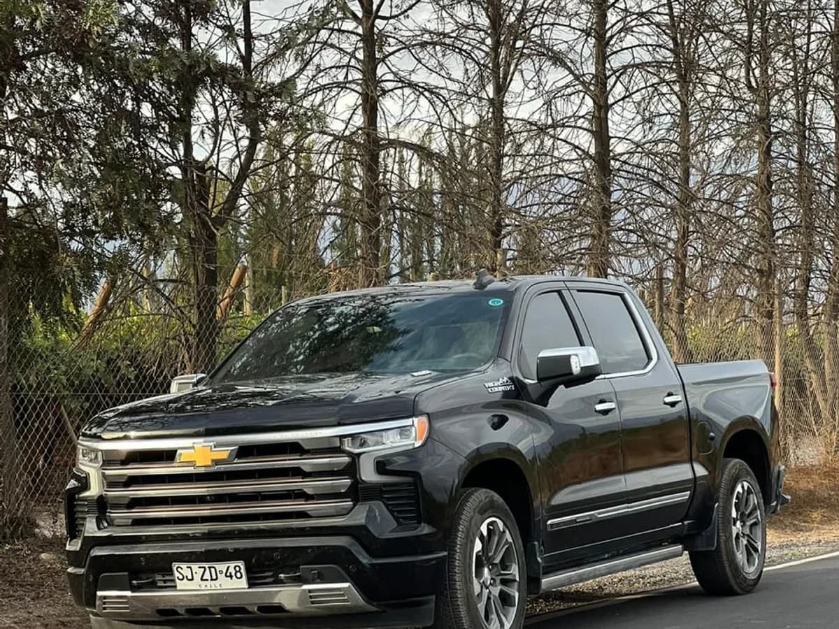 CHEVROLET SILVERADO 4X4 3.0L AUT HIGH COUNTRY DIESEL 2023 - Imagen 1