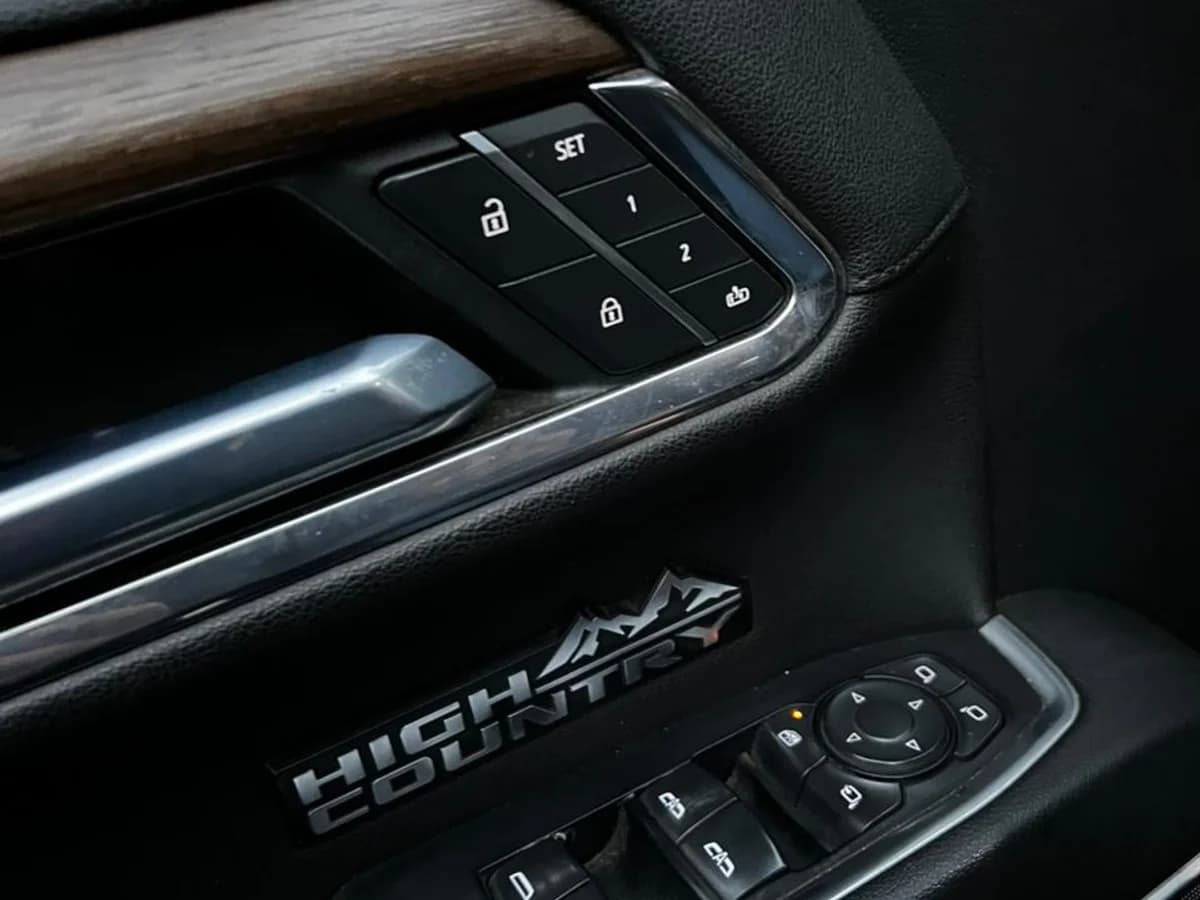 CHEVROLET SILVERADO 4X4 3.0L AUT HIGH COUNTRY DIESEL 2023 - Imagen 16