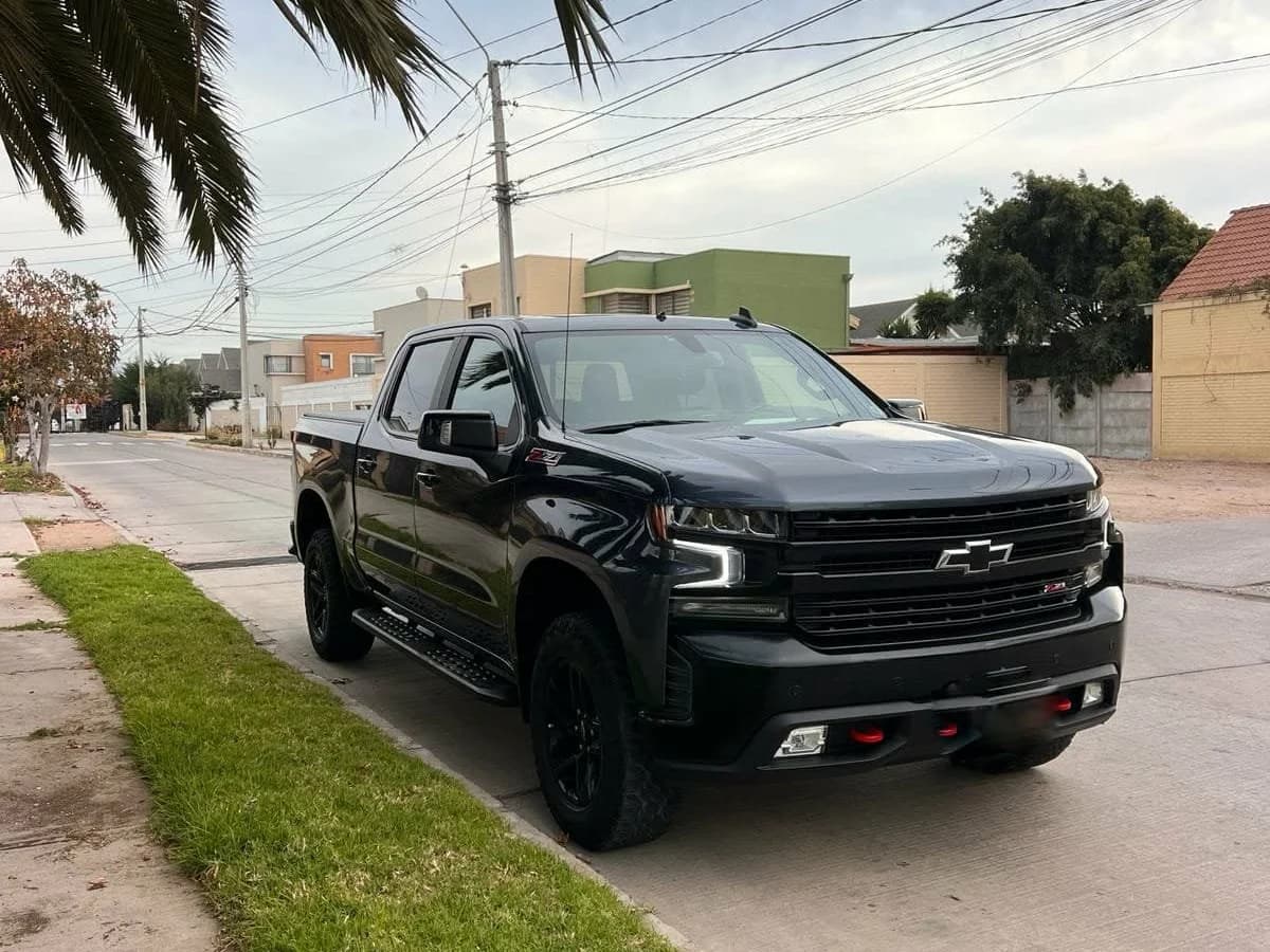 CHEVROLET SILVERADO 5.3 2021 - Imagen 1