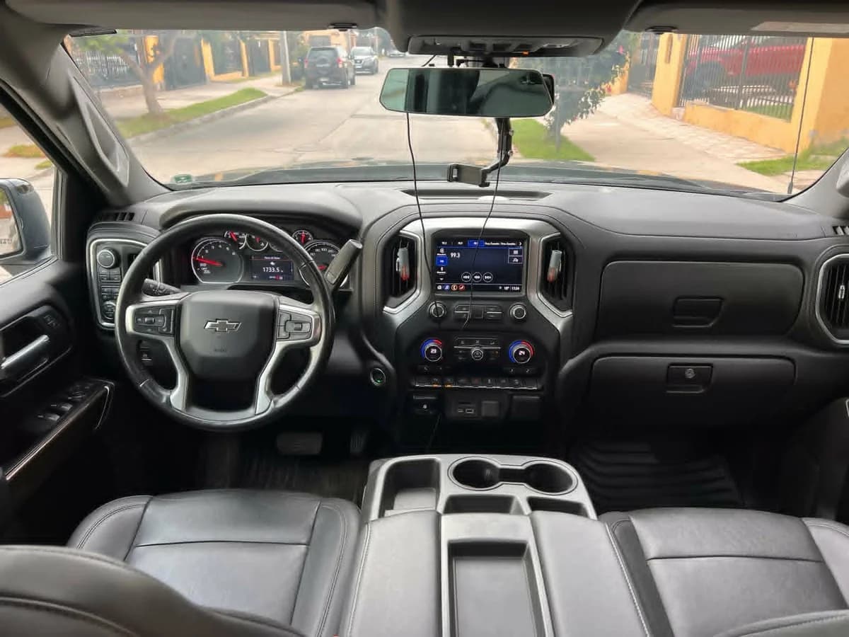 CHEVROLET SILVERADO 5.3 2021 - Imagen 4