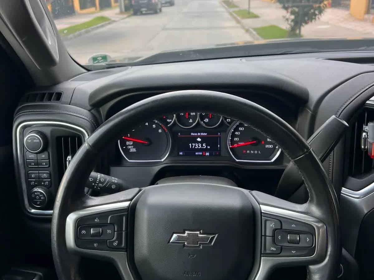 CHEVROLET SILVERADO 5.3 2021 - Imagen 6