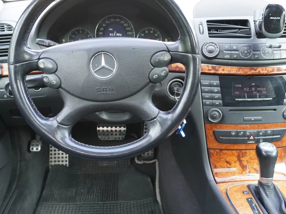MERCEDES BENZ E 350 Elegance 3.5 V6 AMG 2006 - Imagen 19