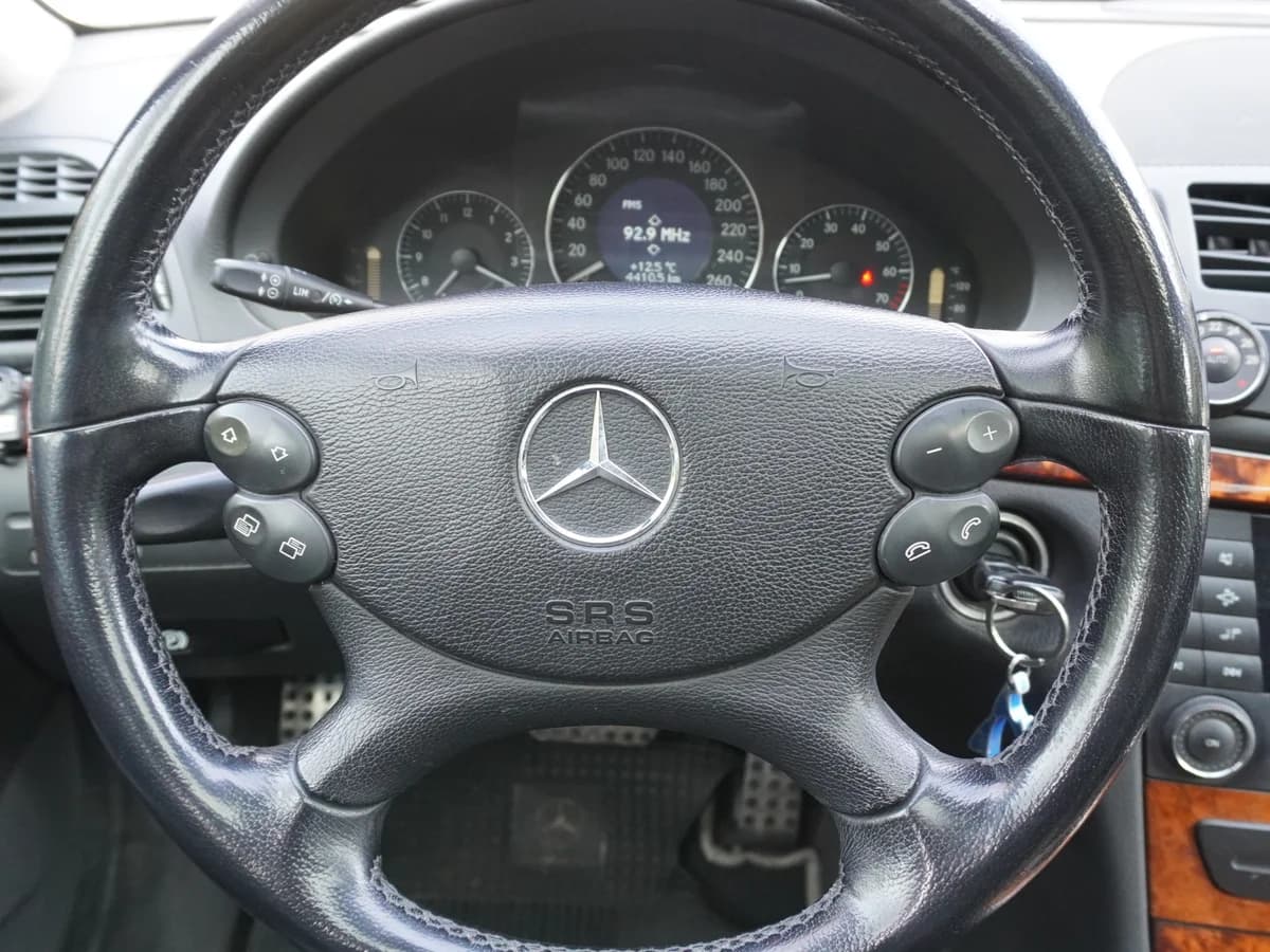 MERCEDES BENZ E 350 Elegance 3.5 V6 AMG 2006 - Imagen 20