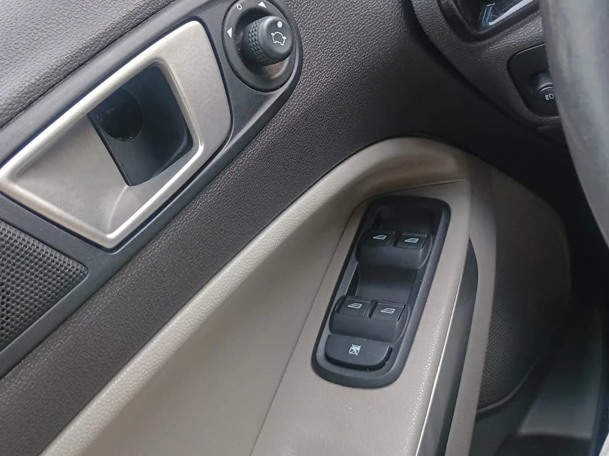 FORD ECOSPORT TITANIUM 1.6 1.6 TITANIUM 4X2 MT 5P 2018 - Imagen 12