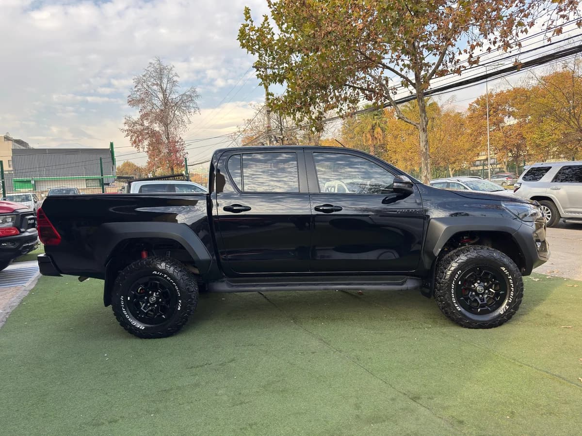 TOYOTA HILUX GR 2.8 GR 2025 - Imagen 8